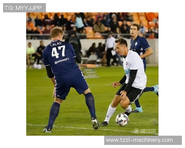 球星齐聚一堂足球激情燃烧之歌共谱绿茵传奇